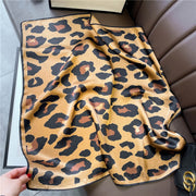 Chic 100% Seda Cuadrado Leopardo Decoración Mujer | The Parisian