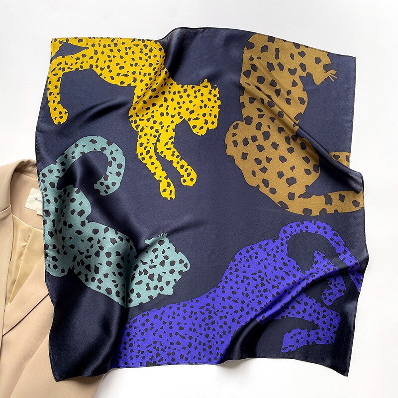 Cuadrado de seda 100% con estampado felino para mujer | The Parisian
