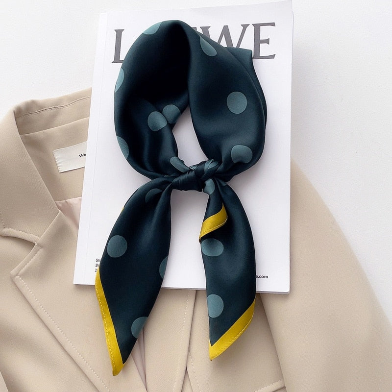 Elegante Pañuelo Cuadrado 100% Seda para Mujer | La Parisienne