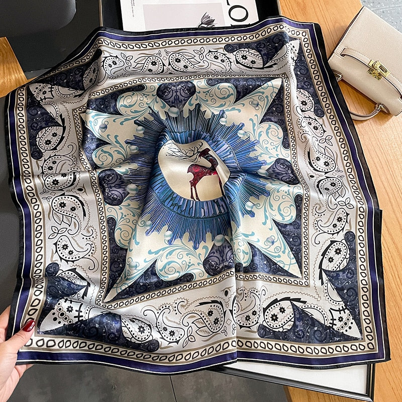 Pañuelo cuadrado de seda 100% para mujer con estampado de ciervos | La Parisienne