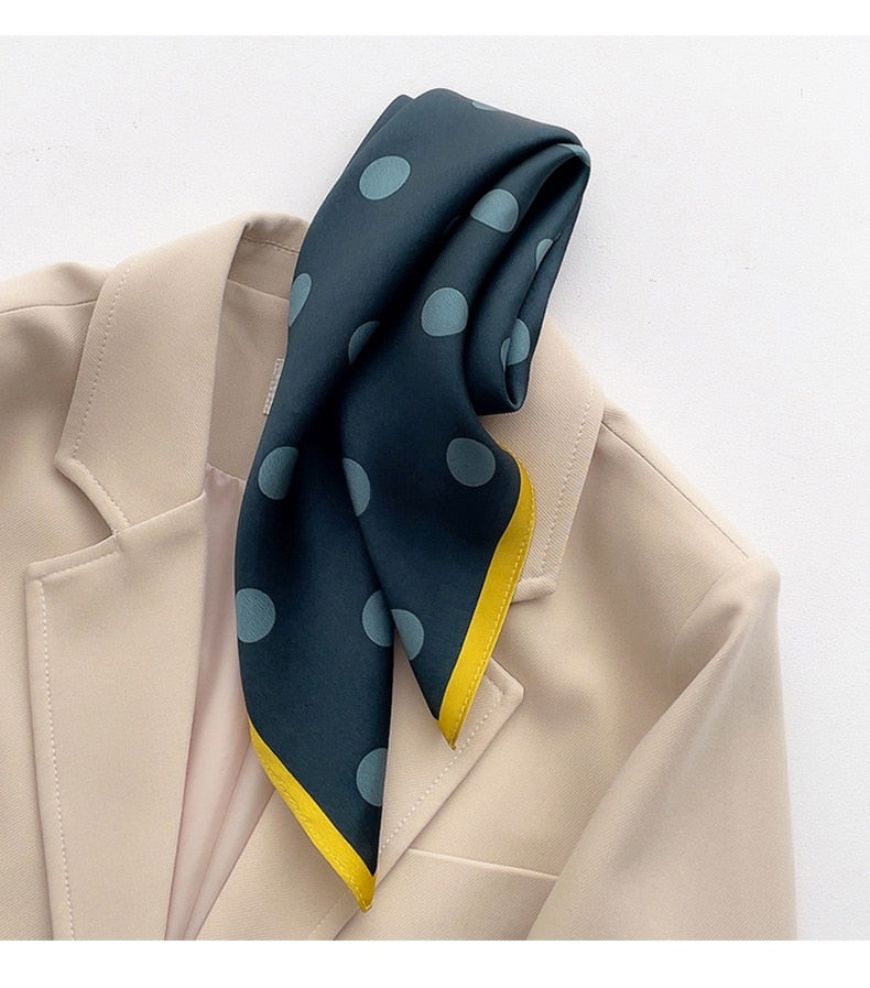 Elegante Pañuelo Cuadrado 100% Seda para Mujer | La Parisienne