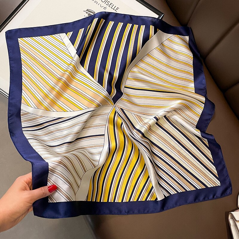 Chic y Moderno Cuadrado 100% Seda para Mujer | La Parisienne
