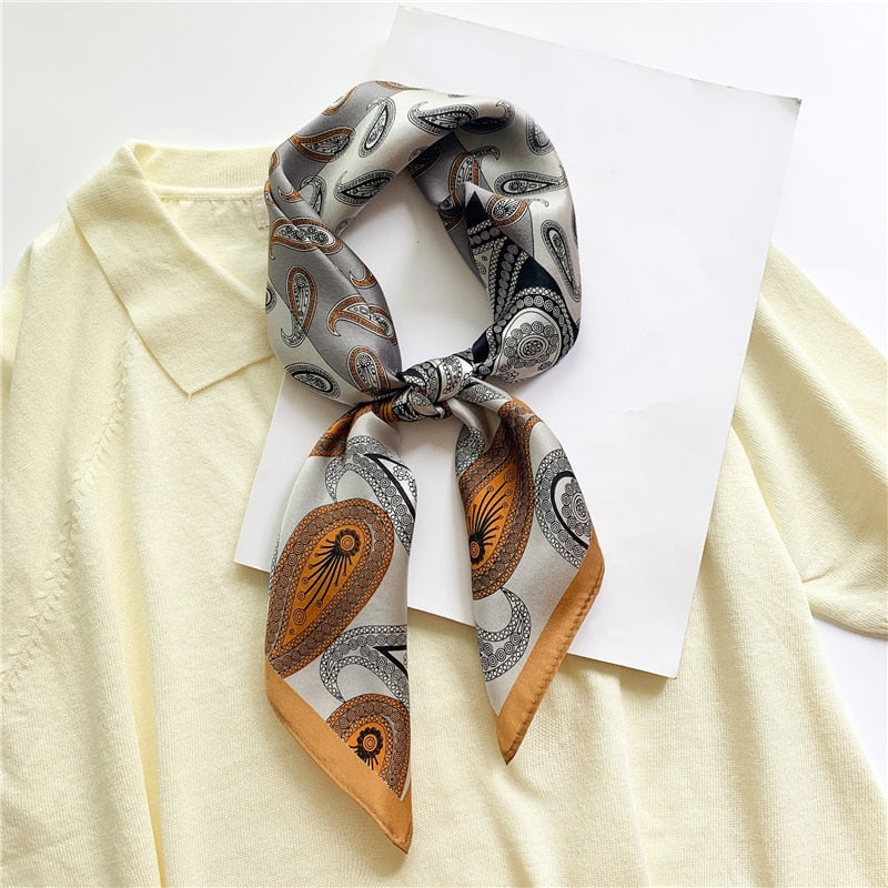 Cuadrado Chic 100% Seda para Mujer | The Parisian