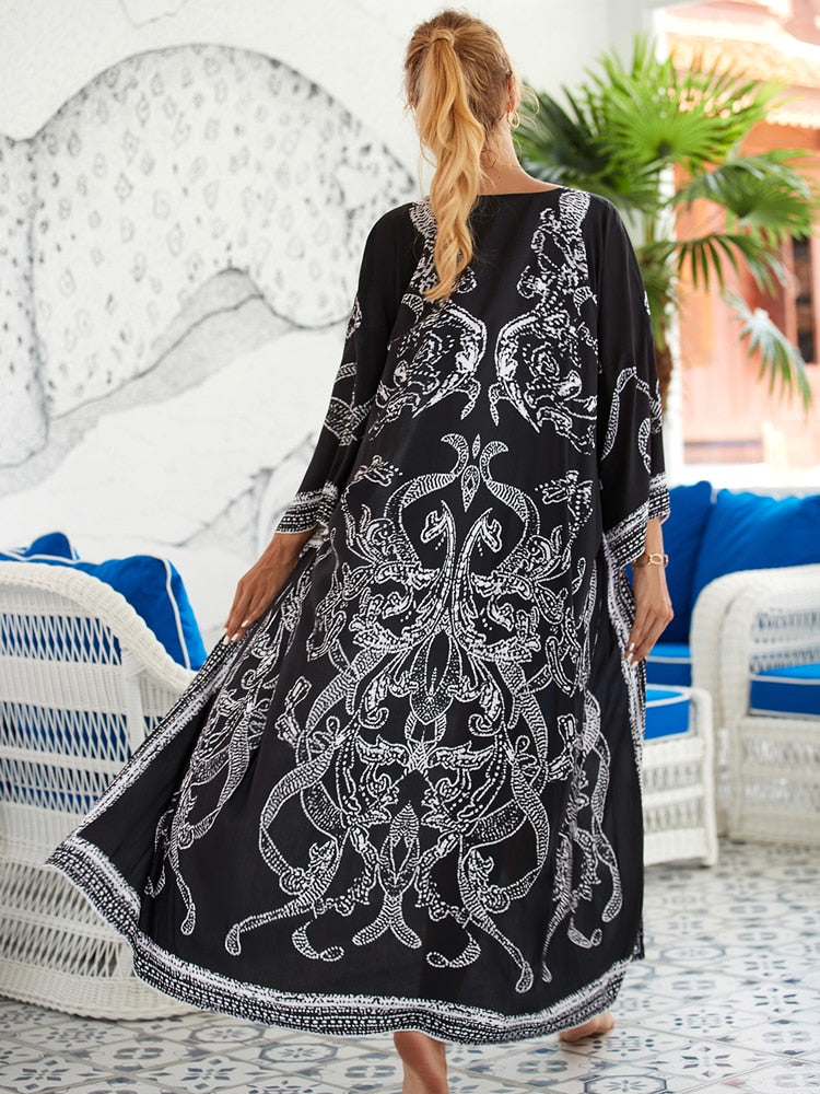 Kimono de playa bohemio y chic | The Parisian